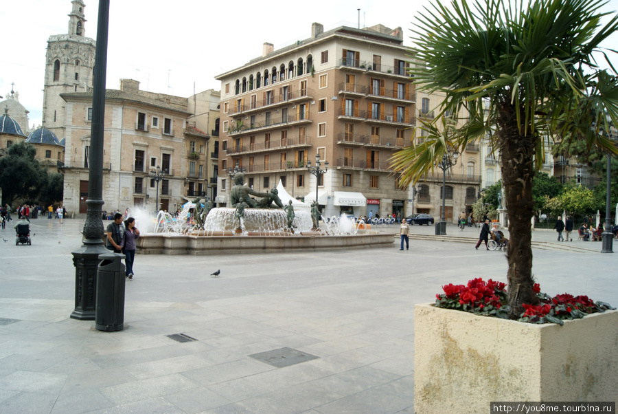 площадь Святой Девы — сердце старой Валенсии Валенсия, Испания