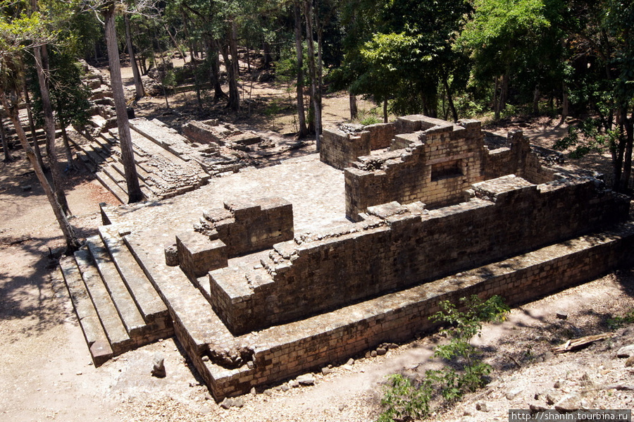 Руины жилых зданий в Копане Копан-Руинас, Гондурас