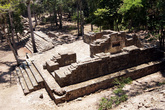 Руины жилых зданий в Копане