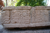 Иероглифы майя на камне