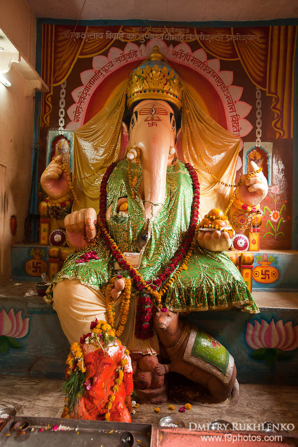 Изображение Ганеши в индуистском храме Уджайн, Индия