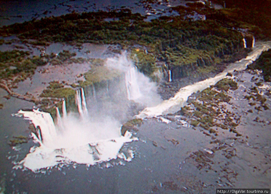 Фотография разлома земной коры в месте водопадов Игуасу со спутника
(взято из интеренета).