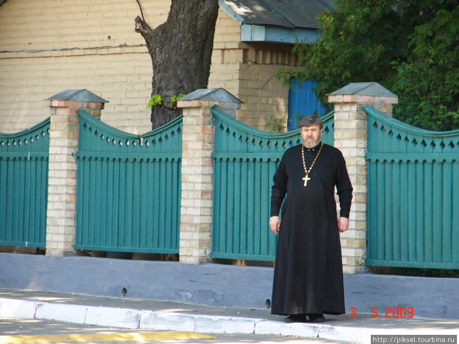 Настоятель храма.  Добро пожаловать в Свято-Макарьевскую церковь! Киев, Украина