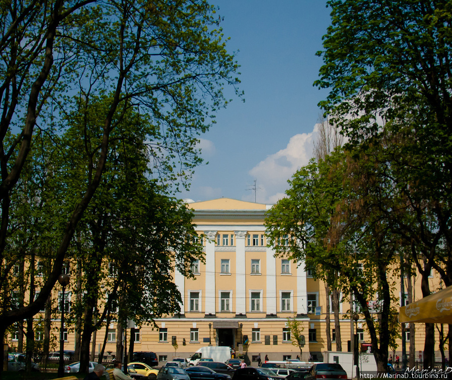Желтый корпус университета Киев, Украина