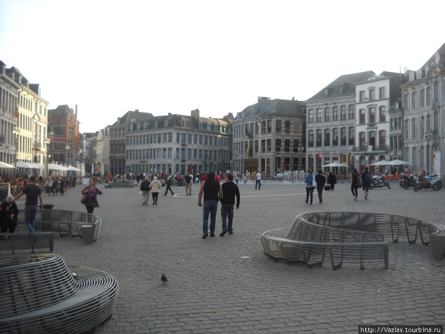 Площадь Монс, Бельгия