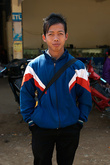 Будущий студент, На Мор. 
 — В Лаосе очень трудно учиться, я боюсь ошибиться с выбором профессии, моя семья очень бедна. Вы не знаете на кого мне пойти?