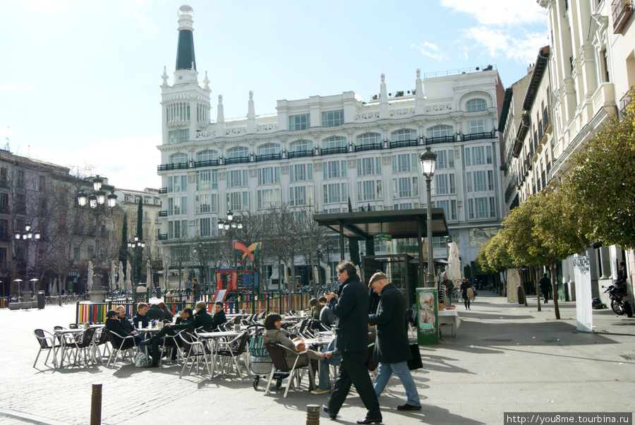 площадь Сант’ана днем Мадрид, Испания