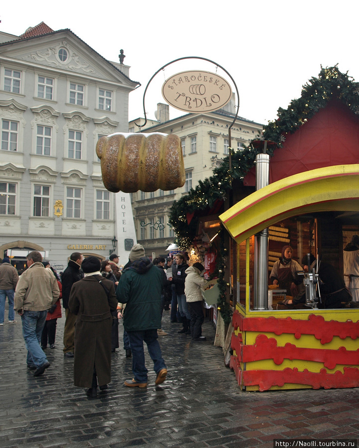 Рождественский карп и Рождественская ярмарка в Праге Прага, Чехия