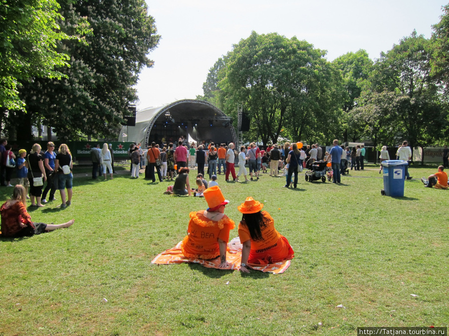 День оранжевой  королевы ... Маастрихт, Нидерланды
