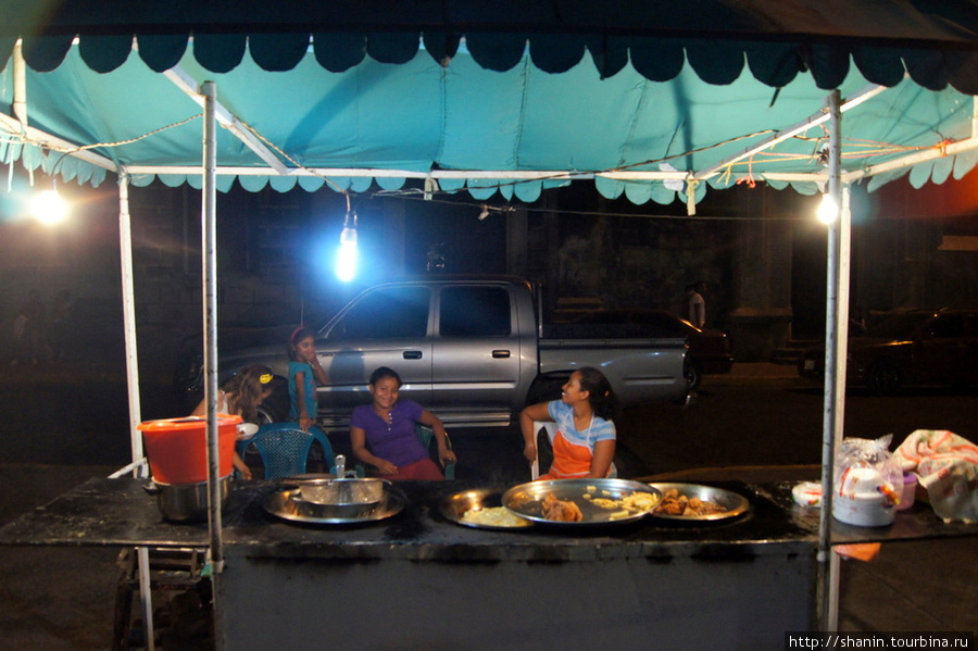Уличная кухня в Леоне Леон, Никарагуа
