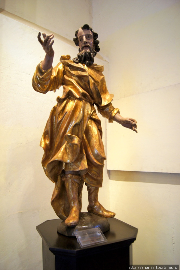 Статуя в художественной галерее Леона Леон, Никарагуа