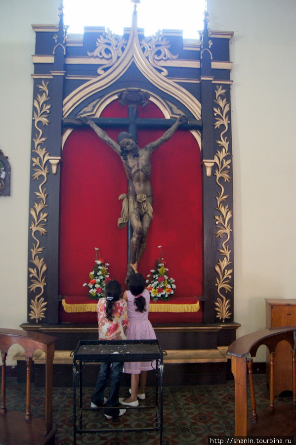В церкви Святого Франциска в Леоне Леон, Никарагуа