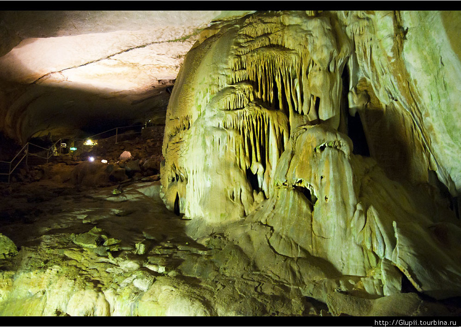 С этого момента и далее пещера Мраморная. Республика Крым, Россия