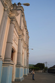 Фасад собора в Ривасе
