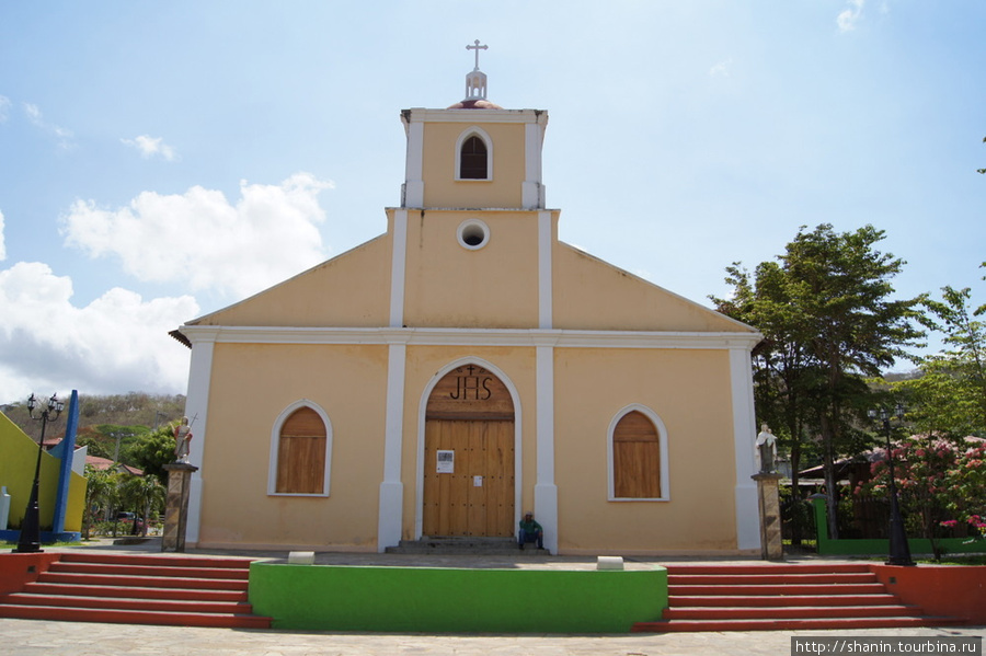 Церковь в Сан-Хуан-дель-Сур