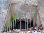 Безымянный — Рюминский ручей, упрятанный под землю, когда-то наполнявший пруд в центре усадьбы.