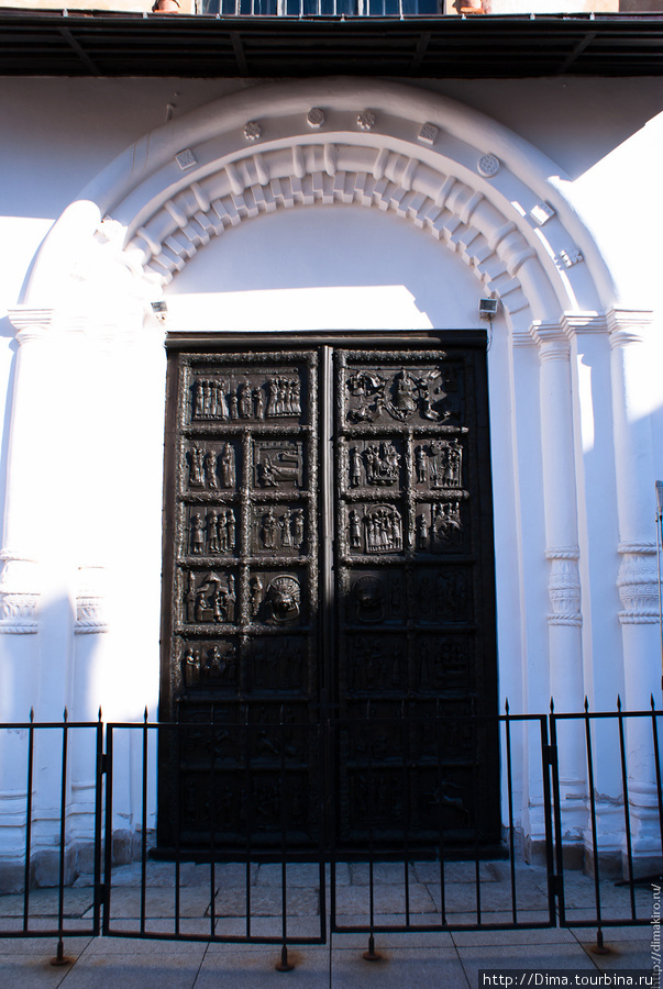 Интересные ворота Великий Новгород, Россия