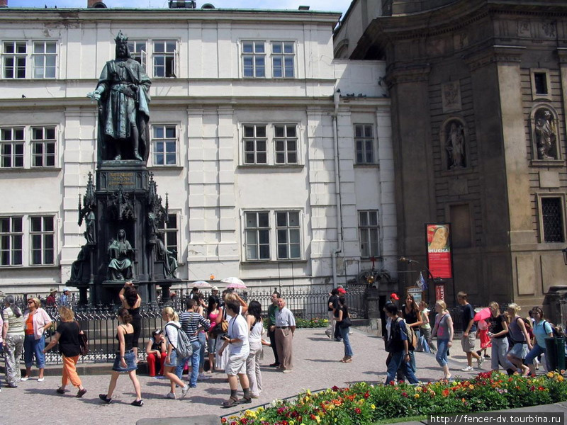 Здесь же памятник Карлу IV Прага, Чехия