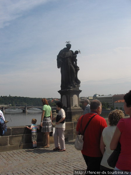 По Карлову мосту от начала до конца Прага, Чехия