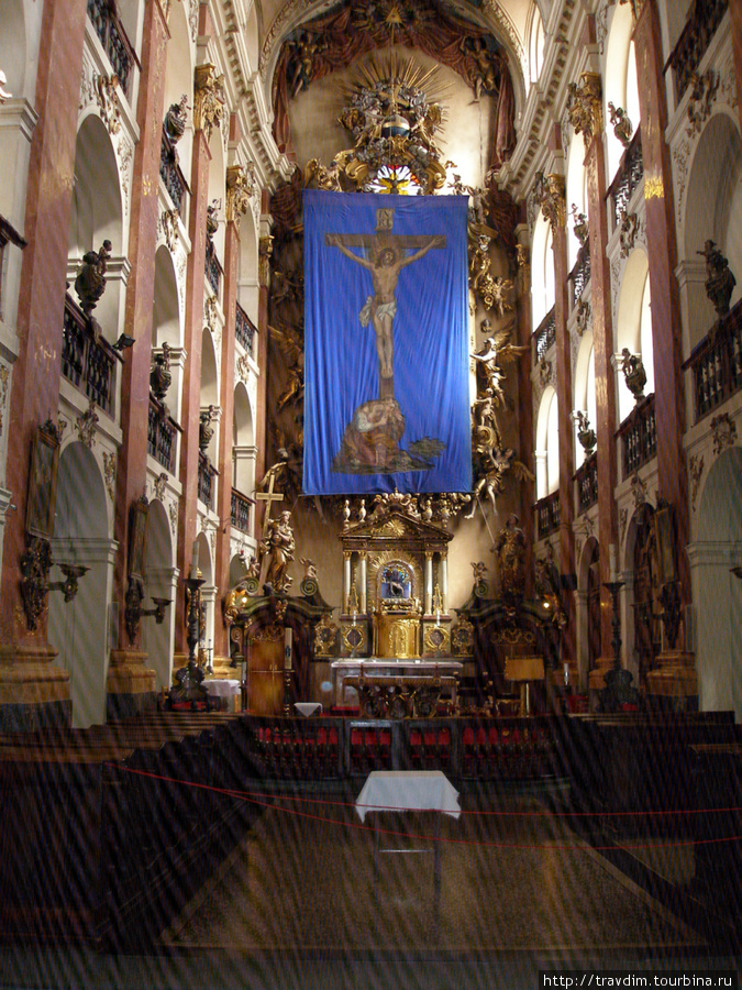 В Храме Девы Марии перед ПАСХОЙ. Прага, Чехия