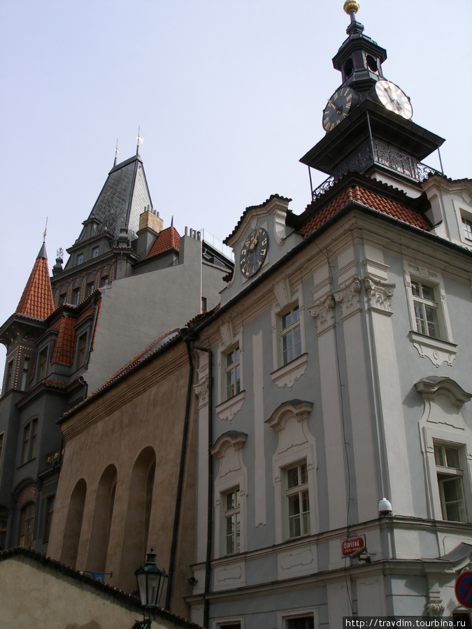 Еврейский квартал и еврейские часы ,идущие в обратную сторону. Прага, Чехия