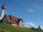 Основную композицию занимают отель Fosshotel и по совместительтву музей, и церковь