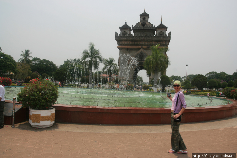 Столица Лаоса — Вьентьян. Центральная площадь Камбоджа