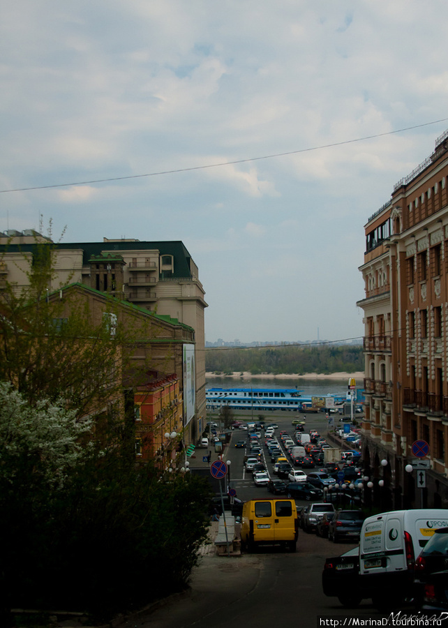 вид на Почтовую площадь с Борычева спуска Киев, Украина