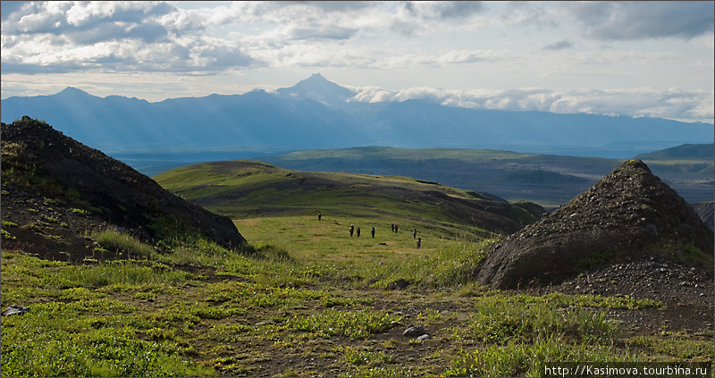 Вид на долину Большой Хапицы и хребет Кумроч. Камчатский край, Россия