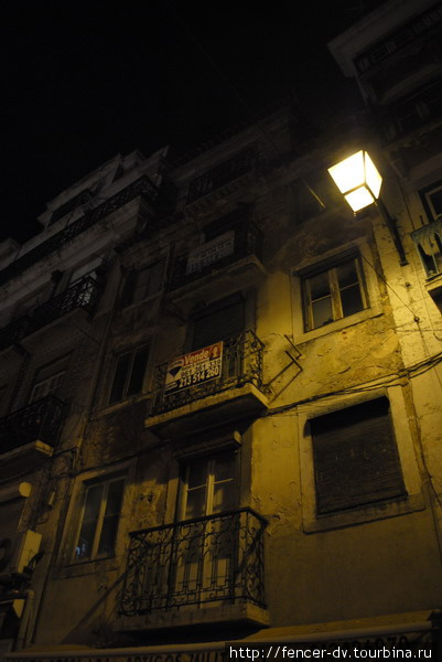 Ночной старый Лиссабон Лиссабон, Португалия