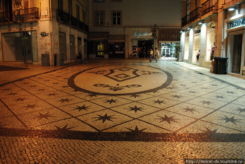 Ночной старый Лиссабон Лиссабон, Португалия