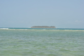 А так Мнемба видна с пляжа Занзибара