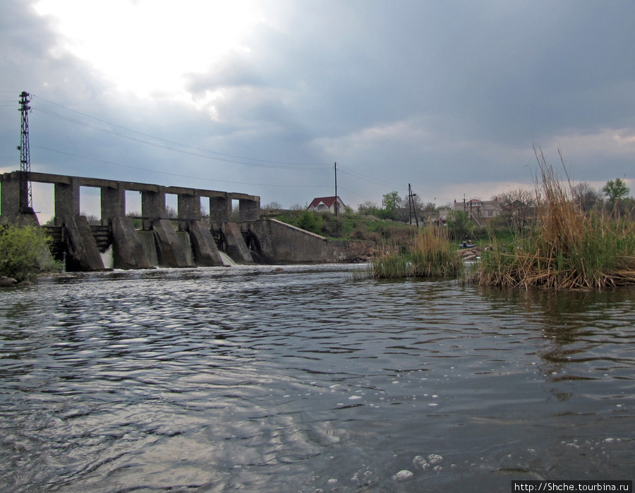 Южный Буг, водный поход, день 2. Дамба и мосты Первомайска. Первомайск, Украина