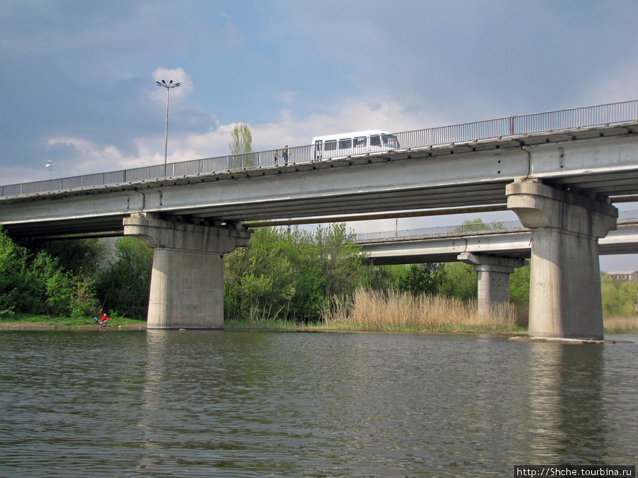 автомобильный мост, часть трассы Киев — Николаев Первомайск, Украина