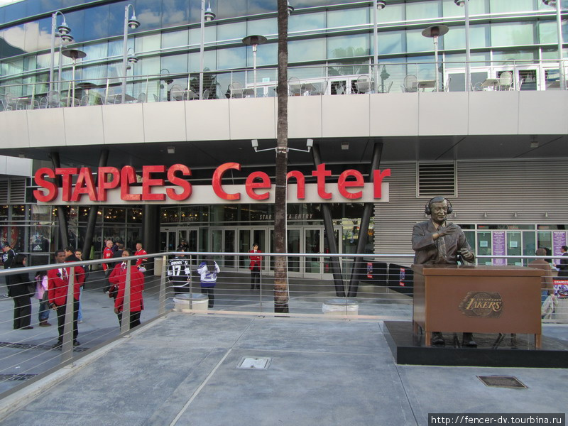 Staples Center - главная спортивная арена Калифорнии Лос-Анжелес, CША