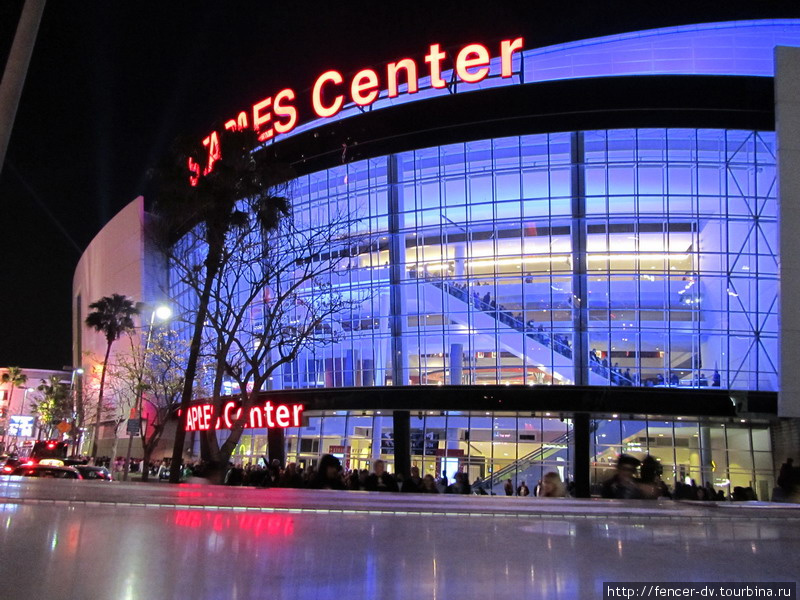 Staples Center - главная спортивная арена Калифорнии Лос-Анжелес, CША