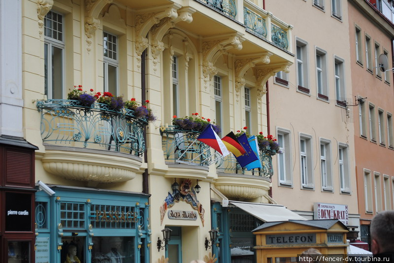 Особенно любят красивые балконы отели Карловы Вары, Чехия