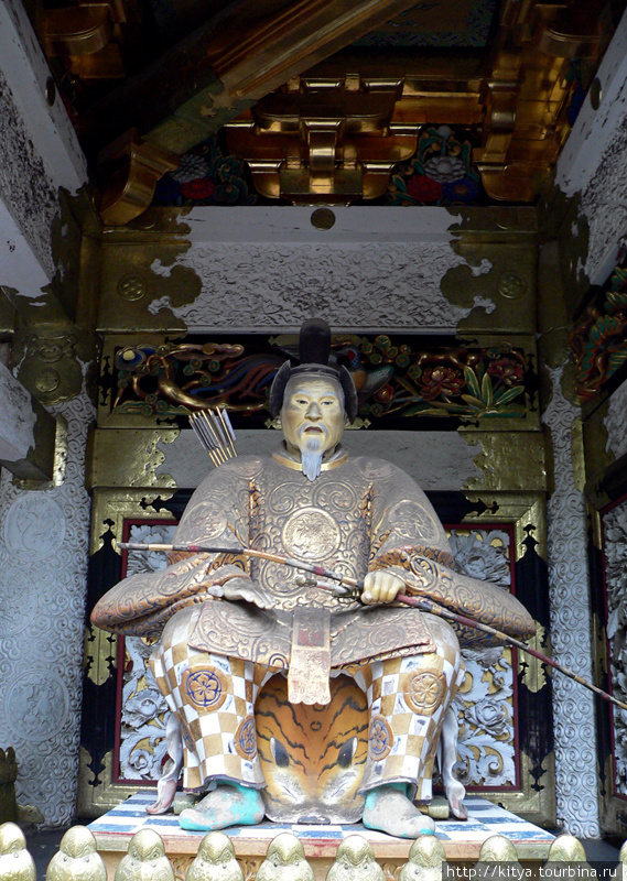 В святилище Тосёгу Никко, Япония