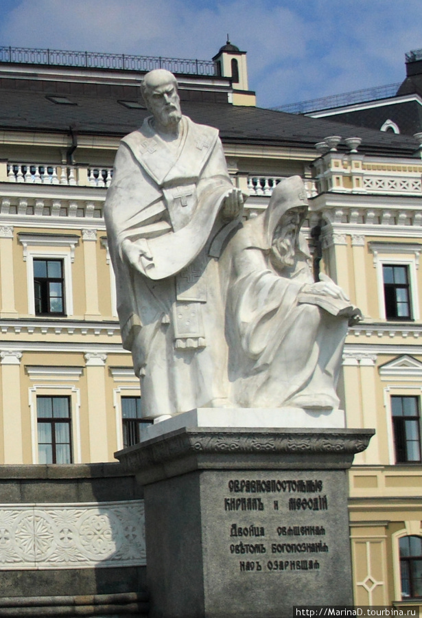Памятник княгине Ольге Киев, Украина