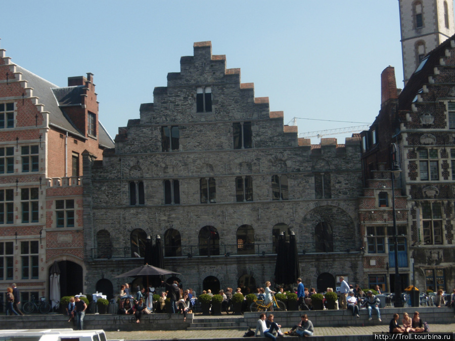 Самое старое здание на набережной, Зернохранилище Гент, Бельгия