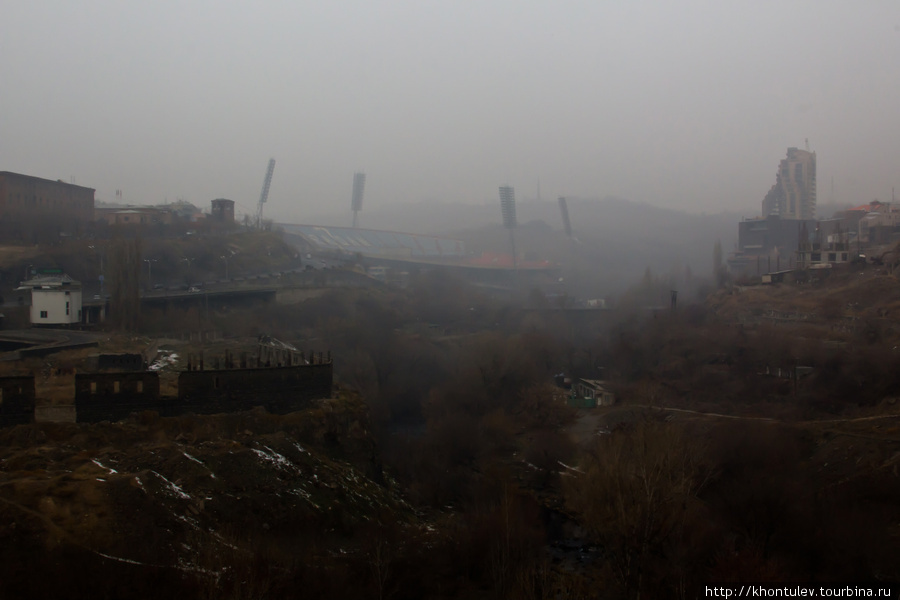 Стадион Раздан в тумане Армения