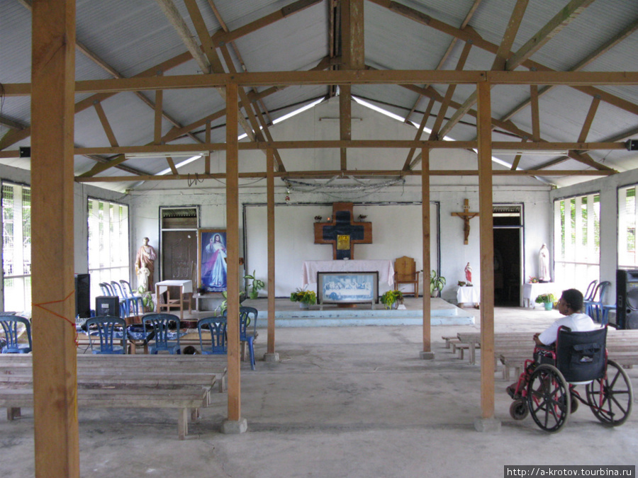 Церковь — вид внутри Вутунг, Папуа-Новая Гвинея