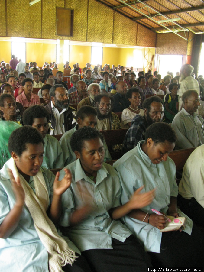 На богослужении (лютеранская церковь. Город Вабаг) Папуа-Новая Гвинея