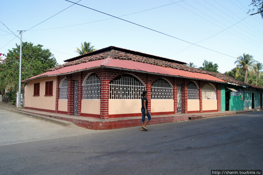 Первый город Моягальпа, остров Ометепе, Никарагуа
