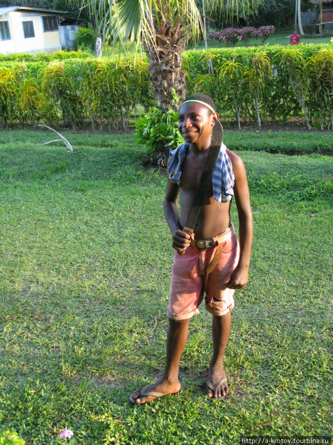 Парнишка в селе Мегиар Папуа-Новая Гвинея