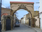 Участок улицы Тучина, ведущий к храму Святого Николая Чудотворца от улицы Караимской