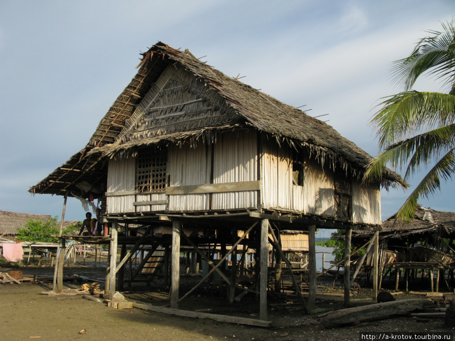 Жилой дом в деревне Кауп Провинция Восточный Сепик, Папуа-Новая Гвинея