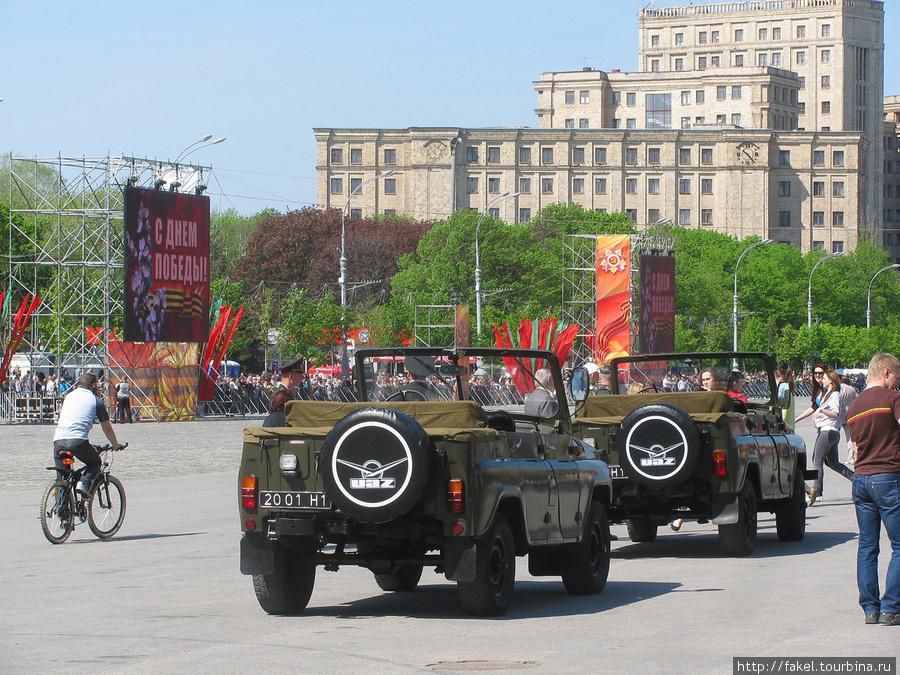 Харьков. Площадь Свободы, перед парадом. Харьков, Украина