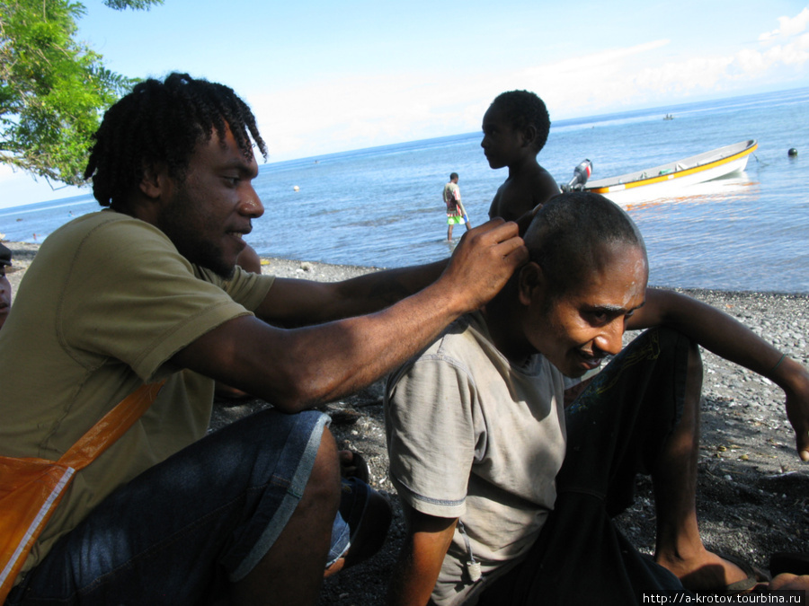Парикмахерская на берегу моря Остров Каркар, Папуа-Новая Гвинея