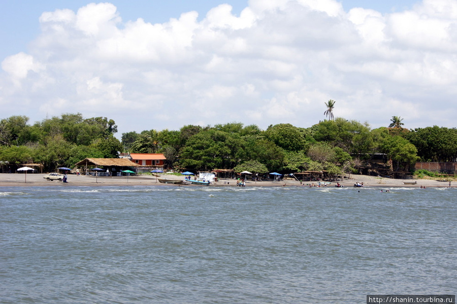 Сан Хорге — вид с озера Остров Ометепе, Никарагуа
